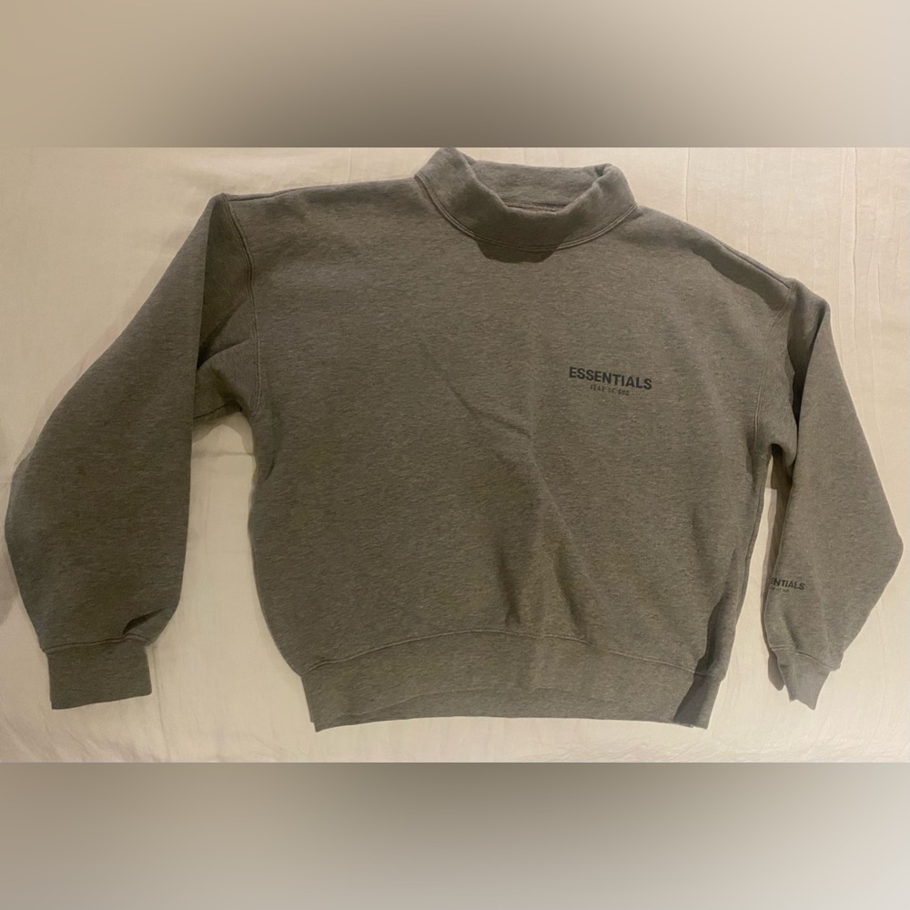 Essentials fear of god mock neck size small mens so fits oversized